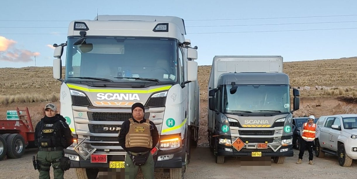 Convoy con custodios de resguardo